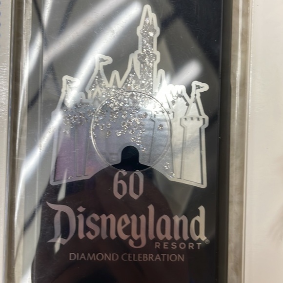 DISNEY 60th anniversary iPhone 6 phone case NWT - Picture 2 of 3